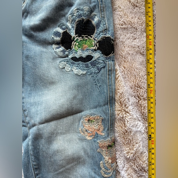 Loft Embroidered Flower Jeans Size 25 size 0 - Picture 3 of 7
